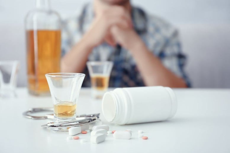 The Dangers of mixing Xanax and alcohol, explained by Avenues Recovery