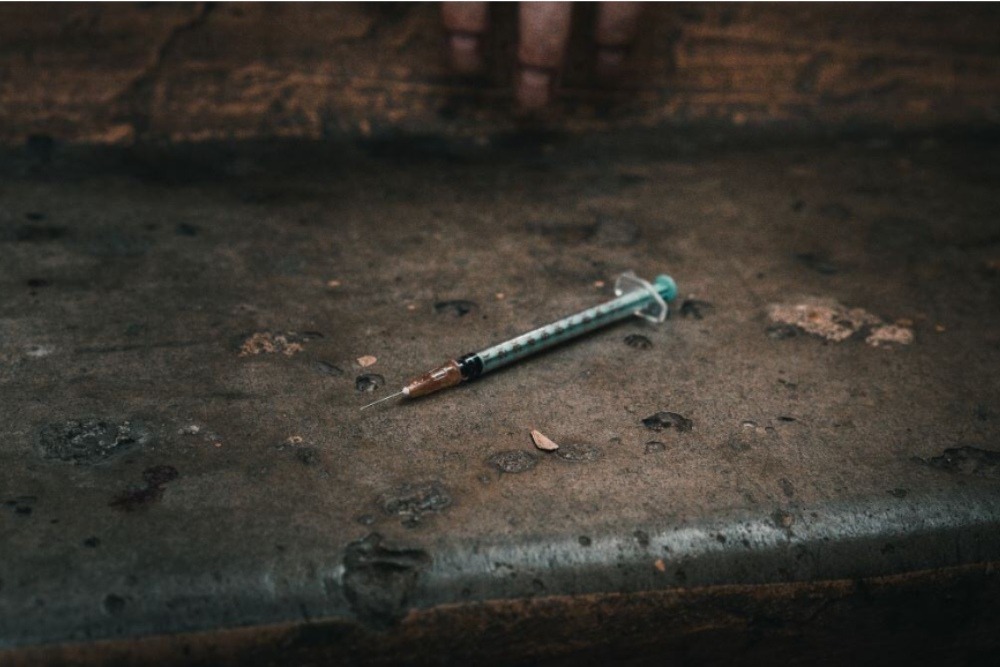 Without needle and syringe exchange programs in Pennsylvania, dirty needles are used, Avenues Recovery remarks.