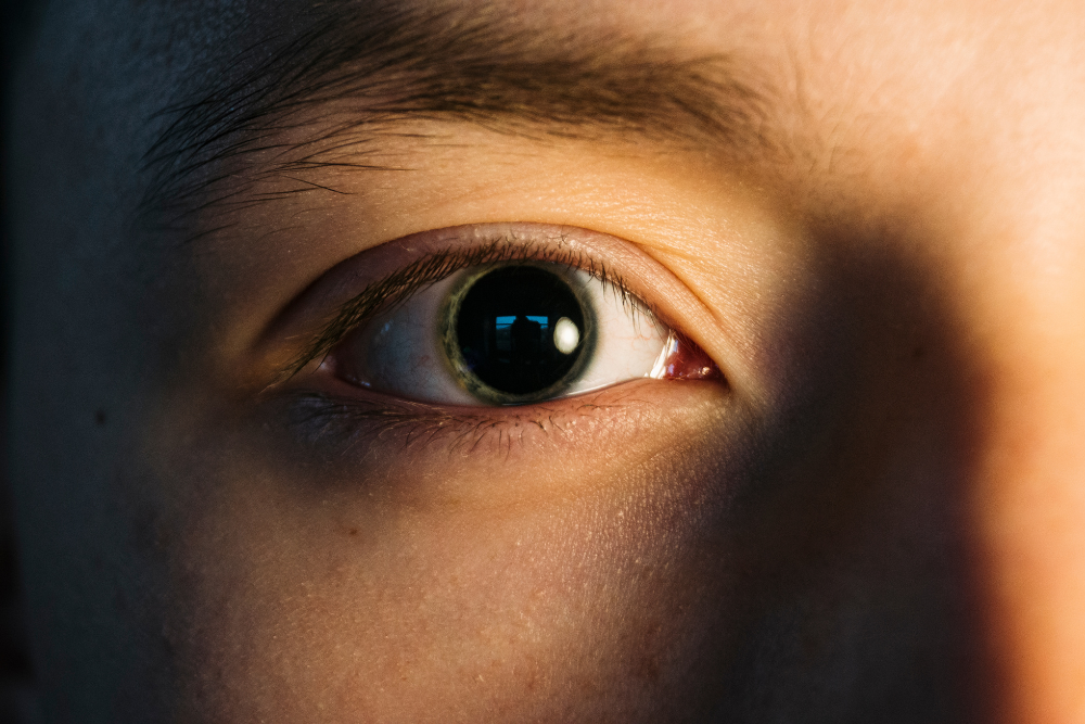 Aside from smell, another side effect of addiction to drugs is dilated pupils