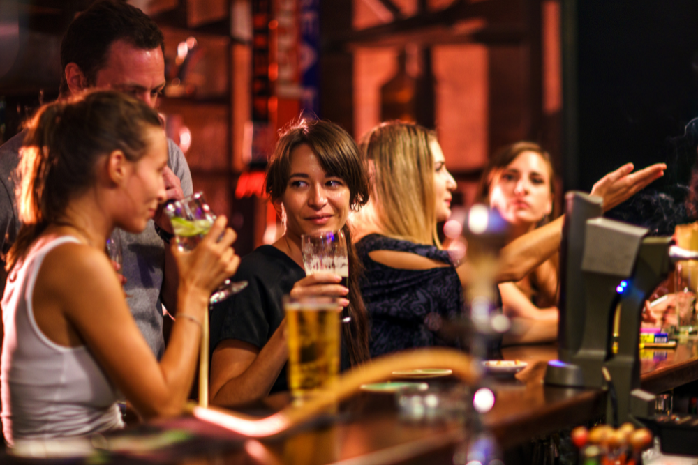 Visiting a bar can trigger a recovered alcoholic - one of the reasons why people relapse