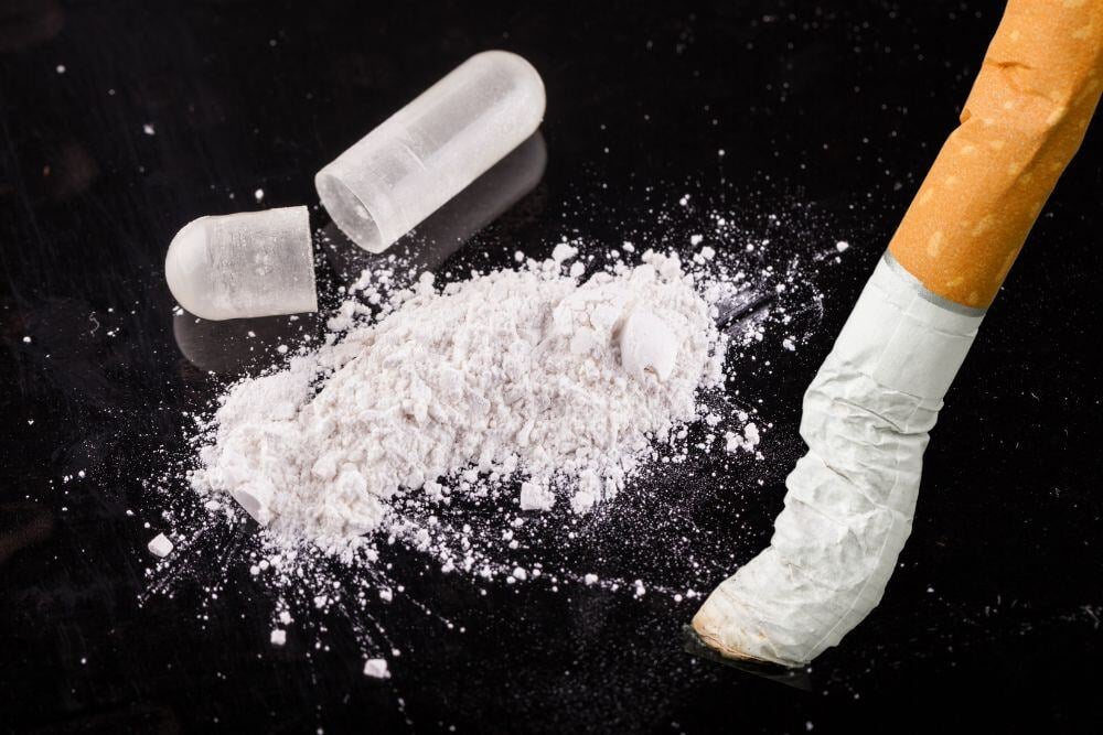 pill and cigarette, Avenues Recovery explains cocaine psychosis